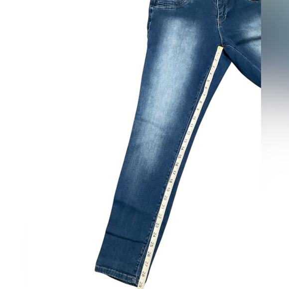 Royalty Form Women's Blue Jeans Size 10 EUC - Picture 5 of 8